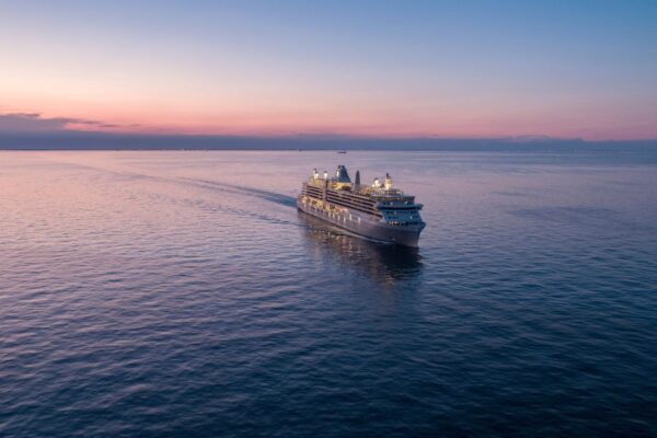 img-ec-silversea-auck-melb-nova-at-sunset