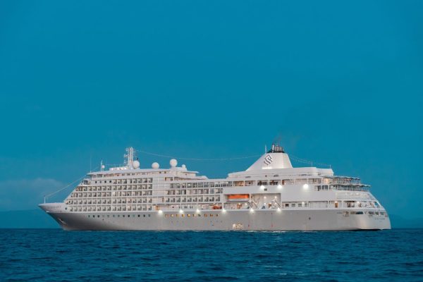 img-ec-silversea-silver shadow-boat